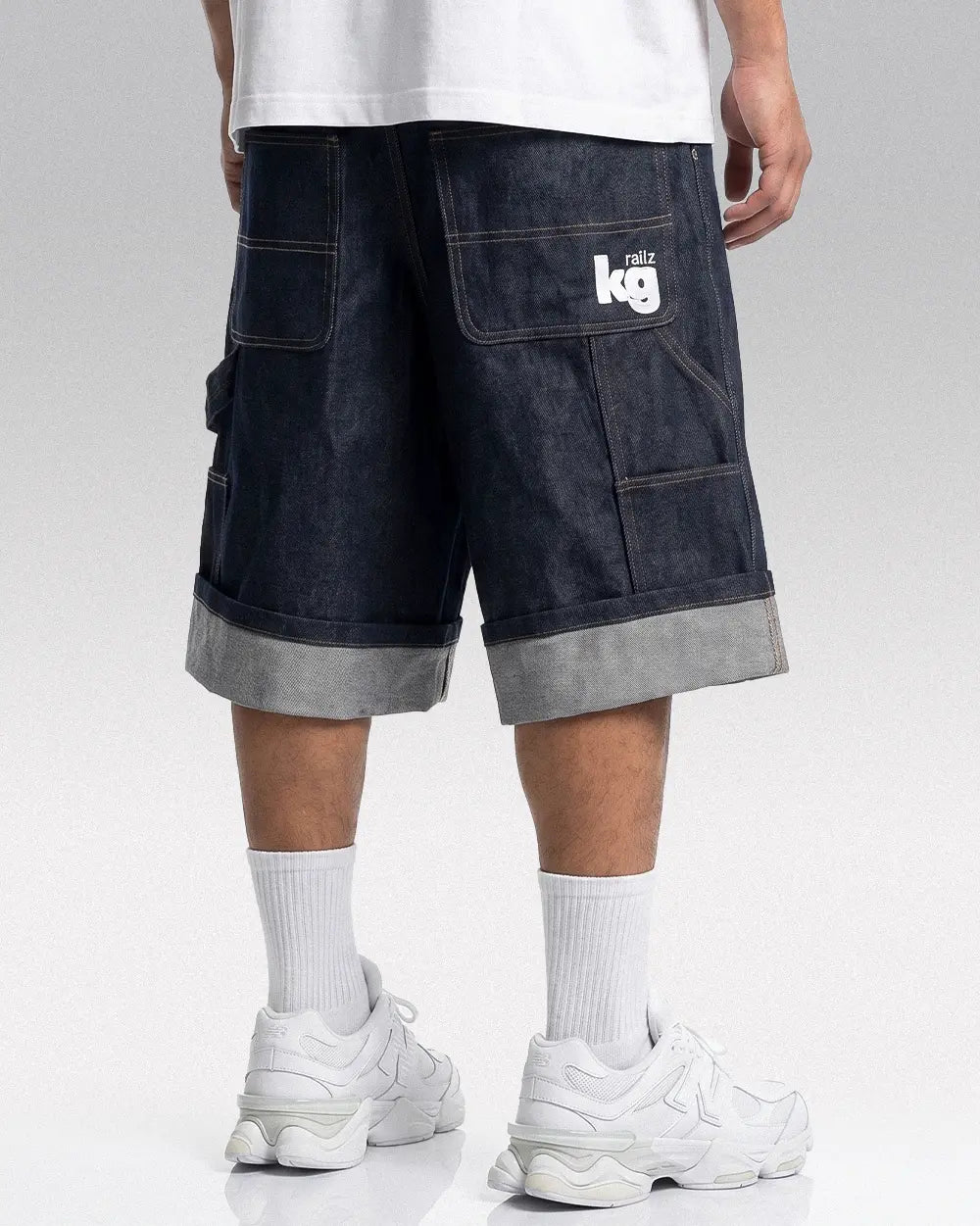 Baggy y2k jorts ’Crest’