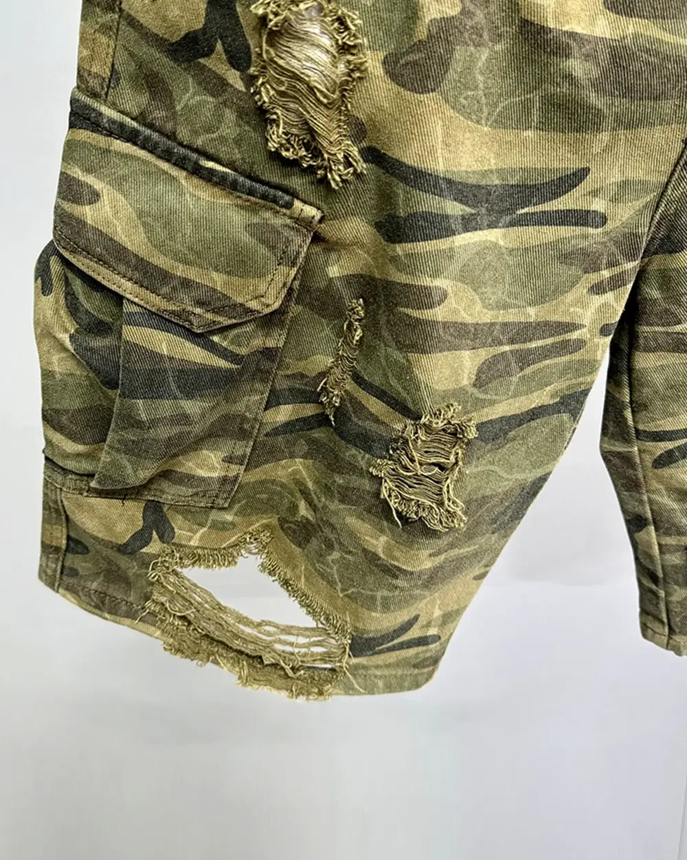 Cargo Camo Jorts ’Feral’