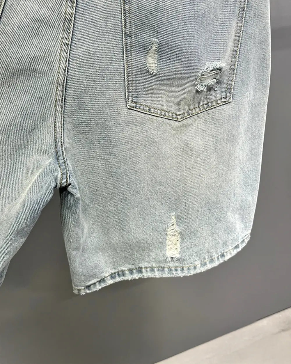 Loose jorts ’Fission’
